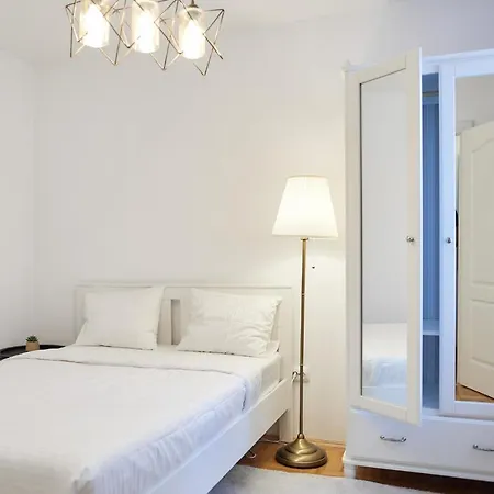 Cozy In The Center Apartment *