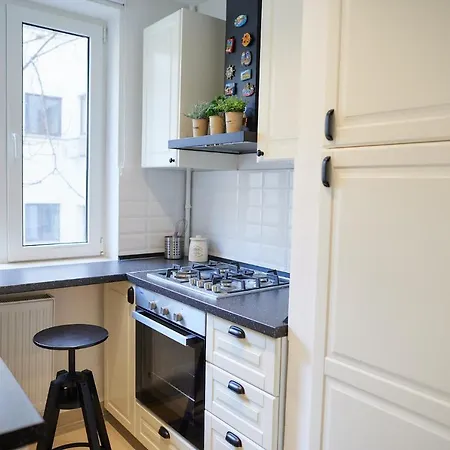 Cozy In The Center *