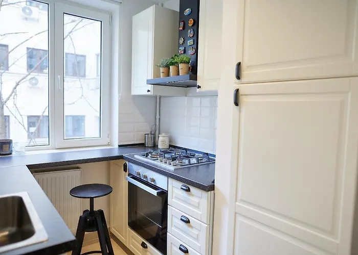 Cozy In The Center *